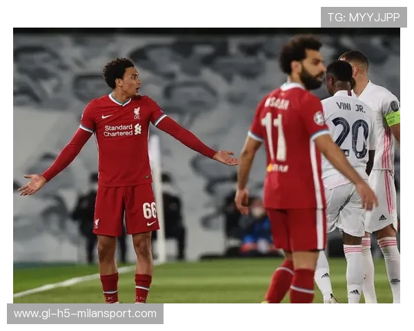 利物浦主场迎战皇马,阿诺德替补席枕戈待旦。,利物浦阿诺德集锦