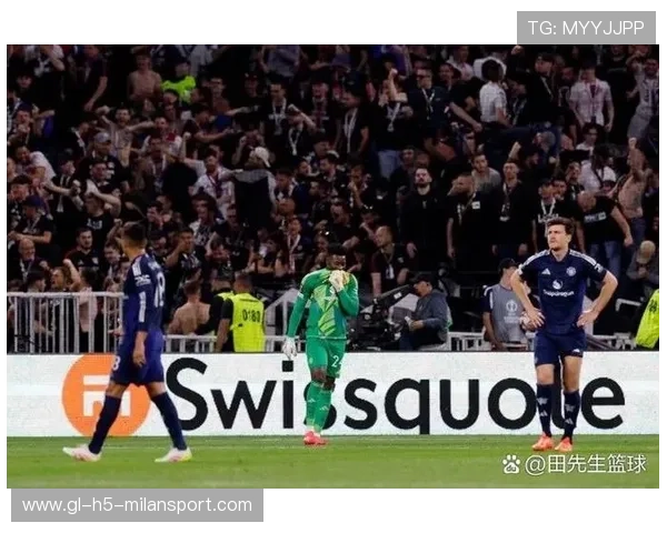 门将失误送礼，对手一脸不敢信