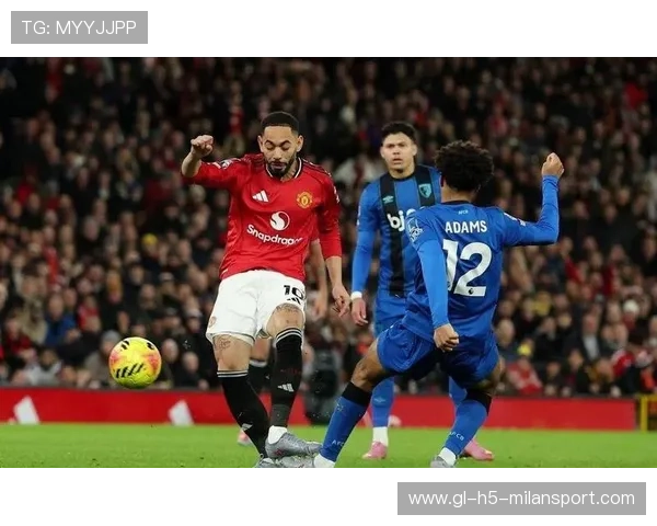 曼联外脚背传球制造助攻良机，揭开新时代战术的面纱